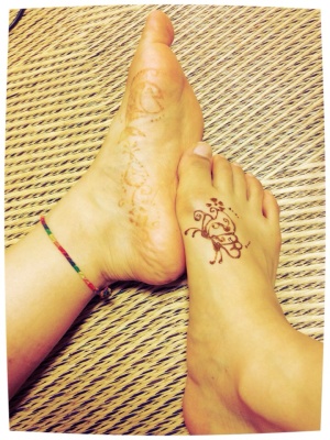 右側 描きたて 左側 一週間後